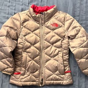 COPY - North face girls puffer Jacket moving to Florida selling winter jackets.